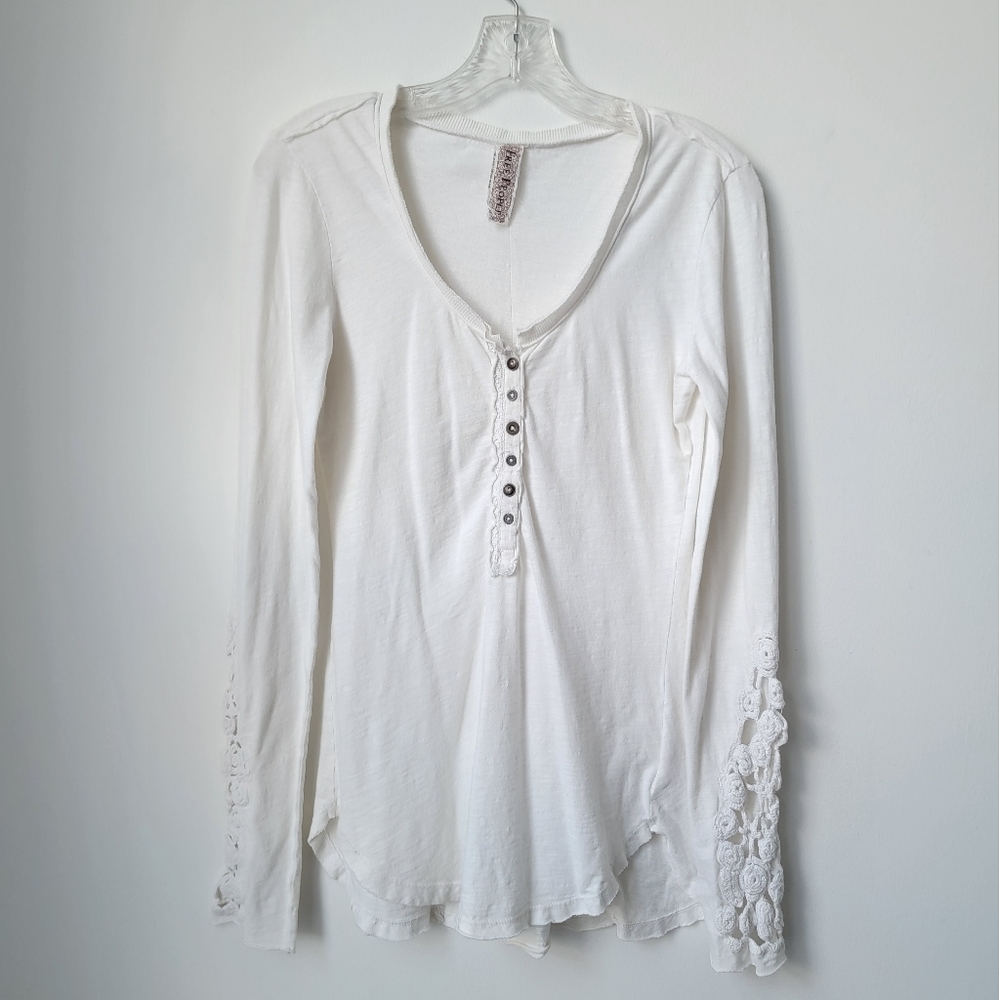 FREE PEOPLE Retro Henley Thermal Crocheted Cuff Ivory. - Picture 2 of 9
